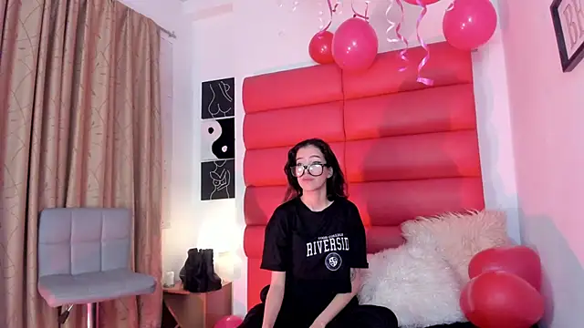 Oliviamonroex18 webcam