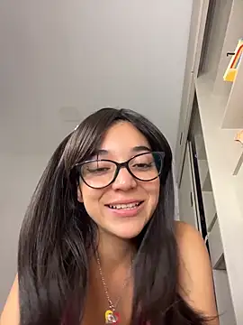 Webcam Model (uniquerossie)  is live.Free join now!