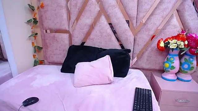 CataleyaLars20 webcam