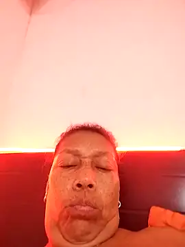 Ruby-Hot-Milf webcam