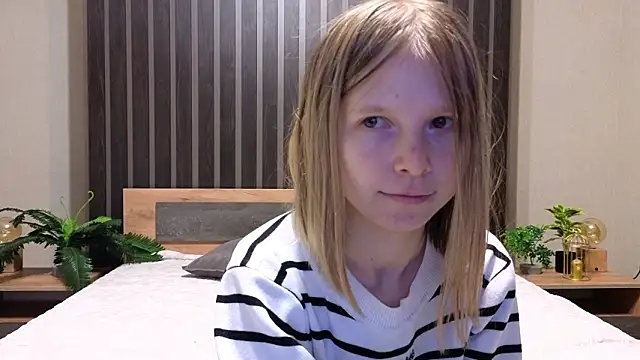 essievogel - EssieVogel's free webcam