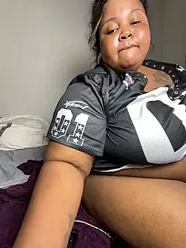 misslola27 - MissLola27's free webcam