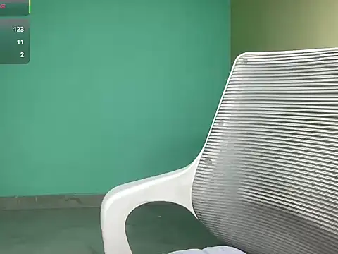 classy_kritii webcam