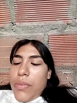 triana-hot18 - Triana-hot18's free webcam