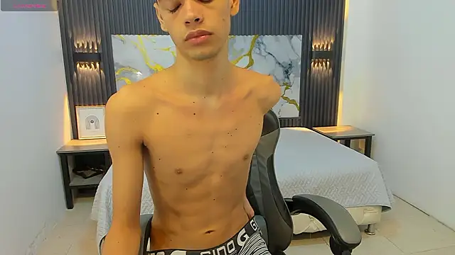 Dark_Desiree18 webcam