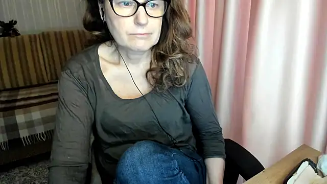 lauraoven - Lauraoven's free webcam