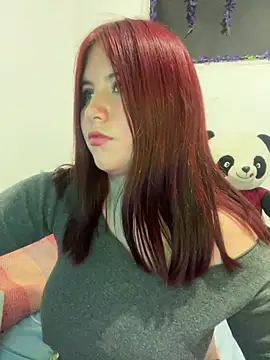 Caroline_red webcam