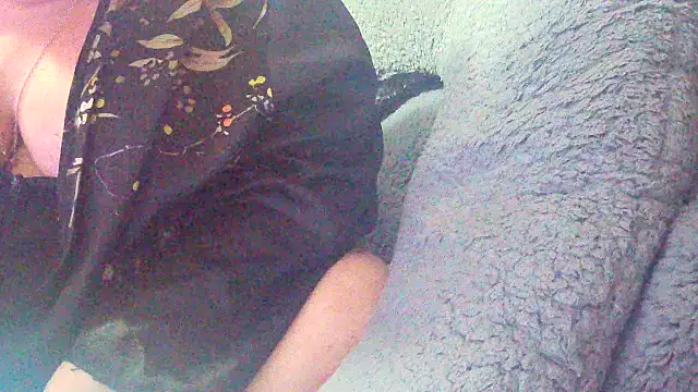 playful_milf_demi - Playful_MILF_Demi's free webcam