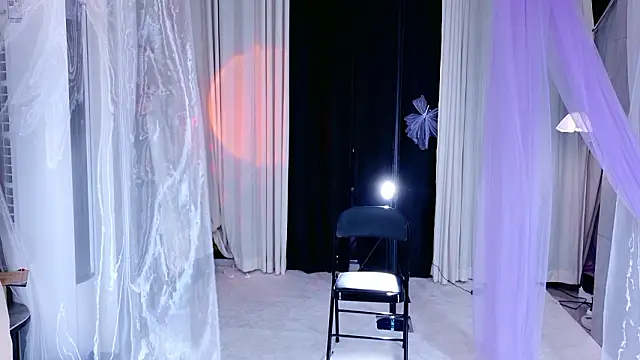 Dancer_Lucky-Nini webcam