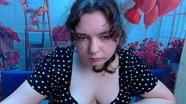 NeonilaLisova webcam