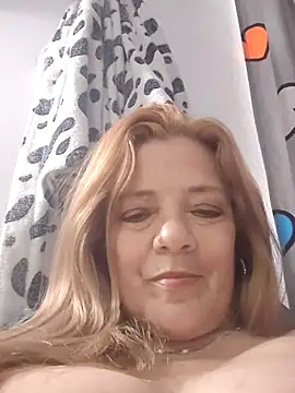 Webcam Model (karlaanqui1)  is live.Free join now!