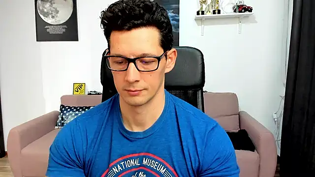 brutusk08 (Ask my age) - Cumshot in freechat !