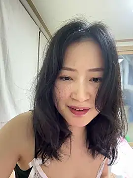 vlinababy (F young) - 新人小白，请哥哥们多指教