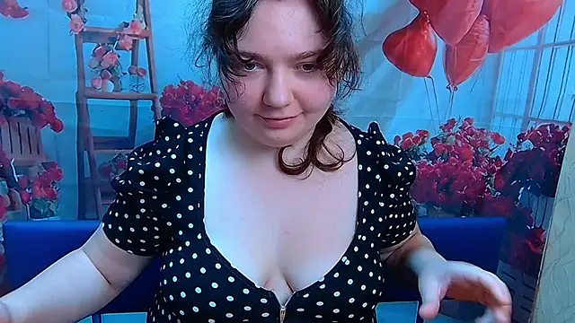 NeonilaLisova webcam