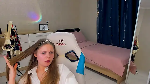 alisa_sweetiee - Alisa_Sweetiee's free webcam