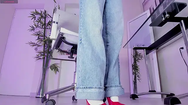 hannah_howeell__ webcam