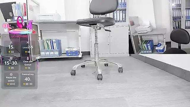 saffron_10 - Saffron_10's free webcam - UK Sex Cams