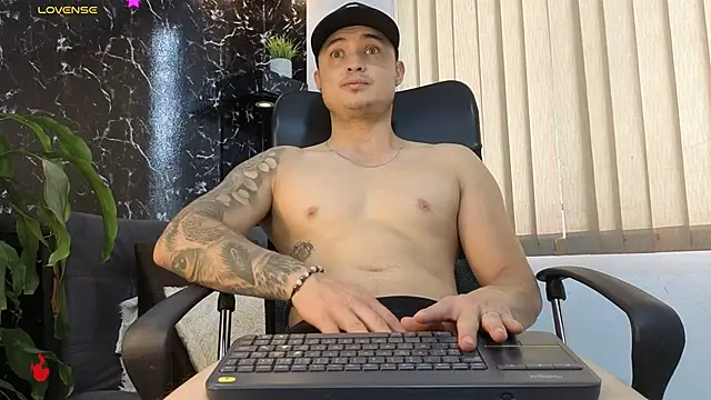 Alexander_ferre webcam