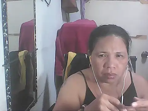 hotwet_mama4uxx webcam