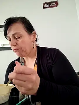 Natasha_miilf webcam