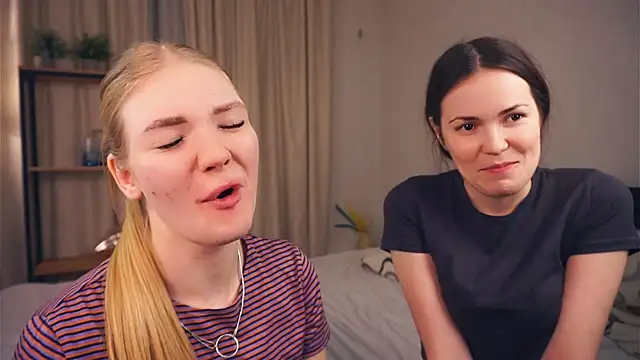 EllenReeves Live Webcam on Stripchat