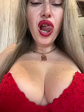 Webcam Model (Kittenforyou)  is live.Free join now!