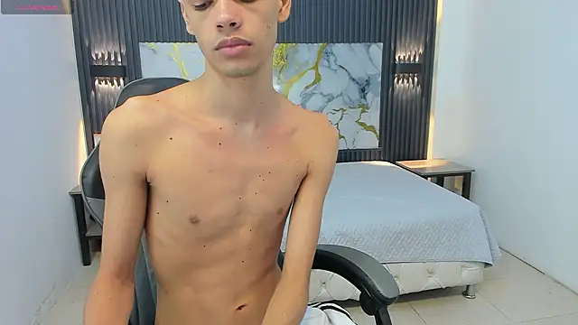 Dark_Desiree18 webcam