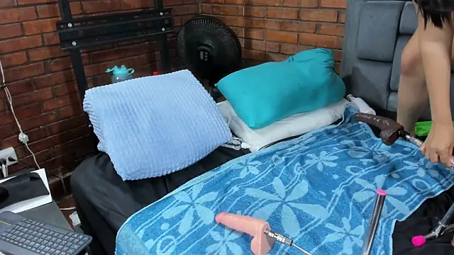 Couple_Gold69 webcam