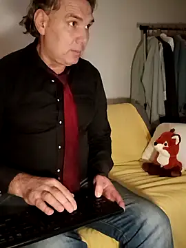 Saysomething3 webcam