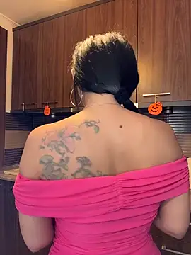 Hotmomcheckk_ webcam