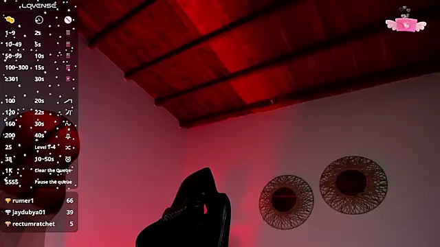 laura-hills18 webcam