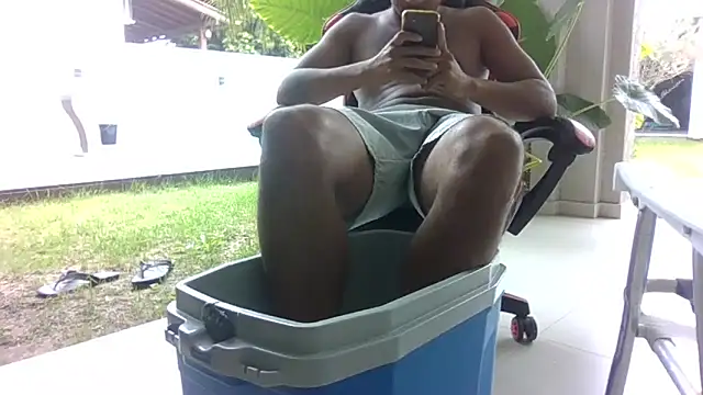 JUNINHOLEKEJR webcam