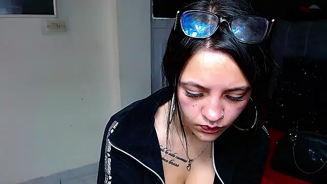 Violettasquirt webcam