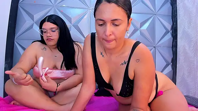 DannaAndSofi1 webcam