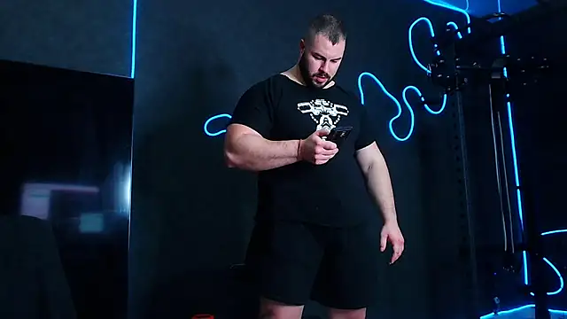 muscularjohnforuX webcam