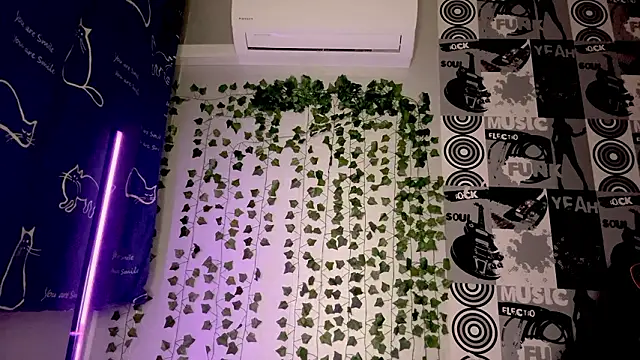 helgicuteness webcam