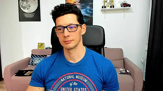 brutusk08 (Ask my age) - Cumshot in freechat !