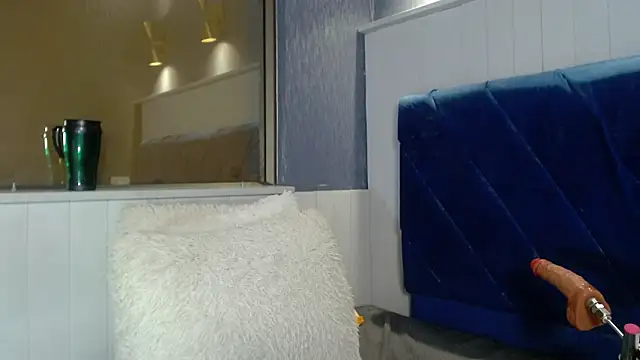 emilyqueen3x - EmilyQueen3x's free webcam