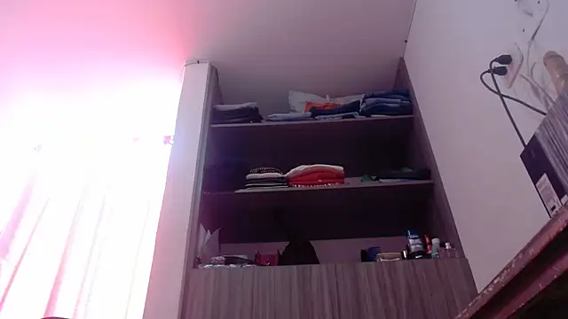 nicolle_milf1978 webcam