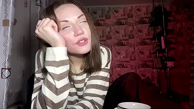 juliacurletteye - JuliaCurletteye's free webcam