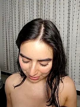 Webcam Model (saasha_Petit) is live