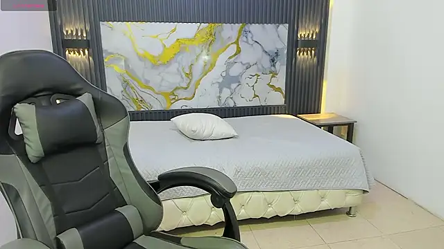 dark_desiree18 (M twink) - cum show