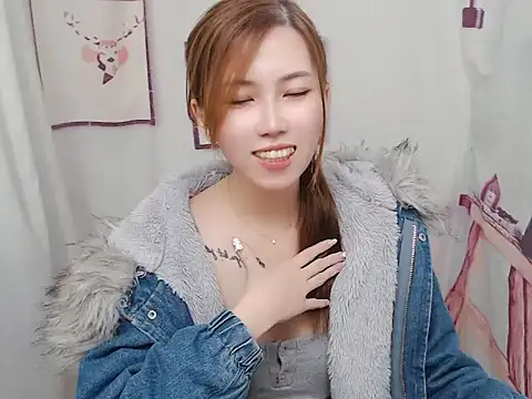 whitecat13 - Whitecat13's free webcam