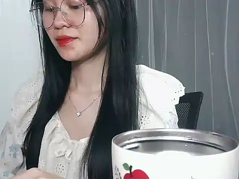 nunaa18 - Nunaa18's free webcam