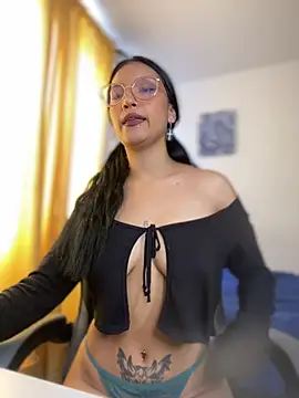 baby_lizy - Baby_lizy's free webcam