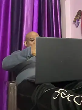 Dick_6inches_Delhi webcam