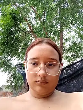 young_dairy01 - Young_dairy01's free webcam