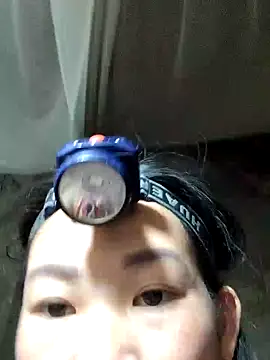 gio-thu - Gio-thu's free webcam