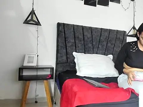 little_pamela_skinny - Little_pamela_skinny's free webcam