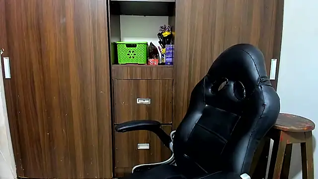 miss_bigcockts webcam